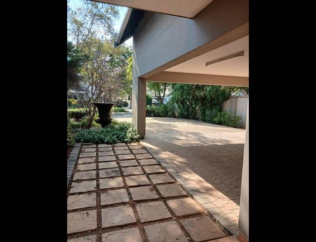 3 BEDROOM HOUSE FOR SALE IN MIDSTREAM ESTATE